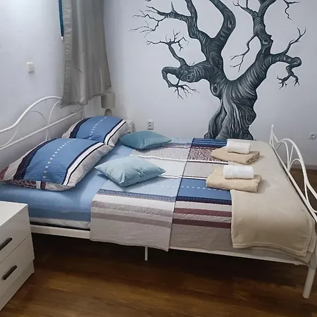 M&m Apartment Split